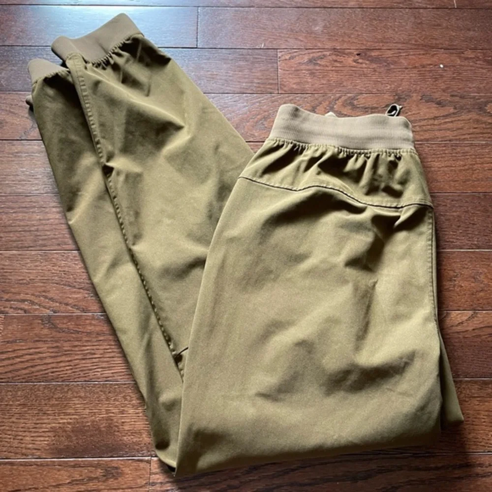 lululemon athletica Men's Khaki Joggers - Picture 1 of 12